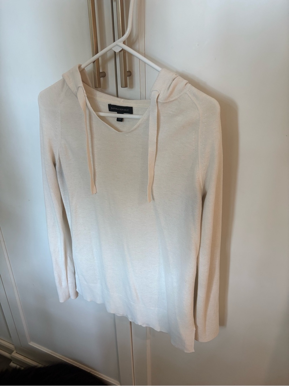 Banana Republic Light Cream V-Neck Hooded Sweater